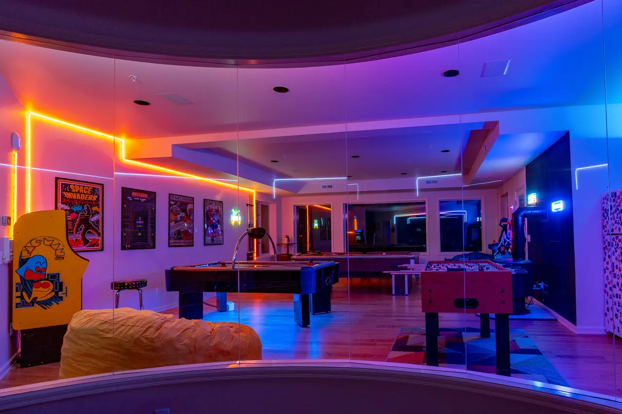 This is the view from the cinema room — when the movie ends, the night is just getting started. 